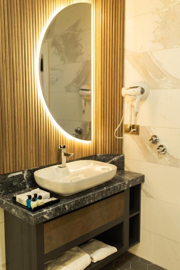 Quala Hotels & Lounge 阿克萨赖 外观 照片
