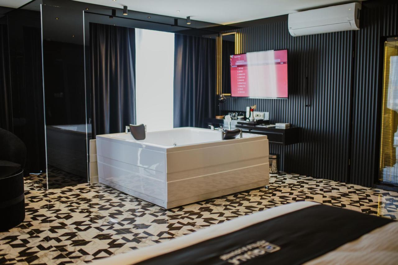 Quala Hotels & Lounge 阿克萨赖 外观 照片