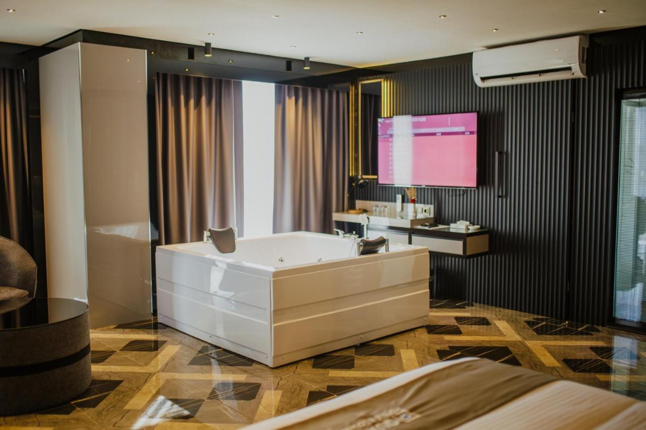 Quala Hotels & Lounge 阿克萨赖 外观 照片
